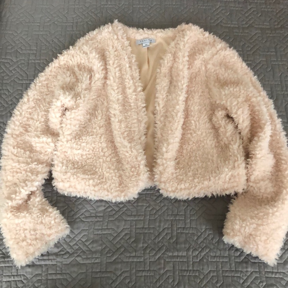 Cropped fuzzy jacket
